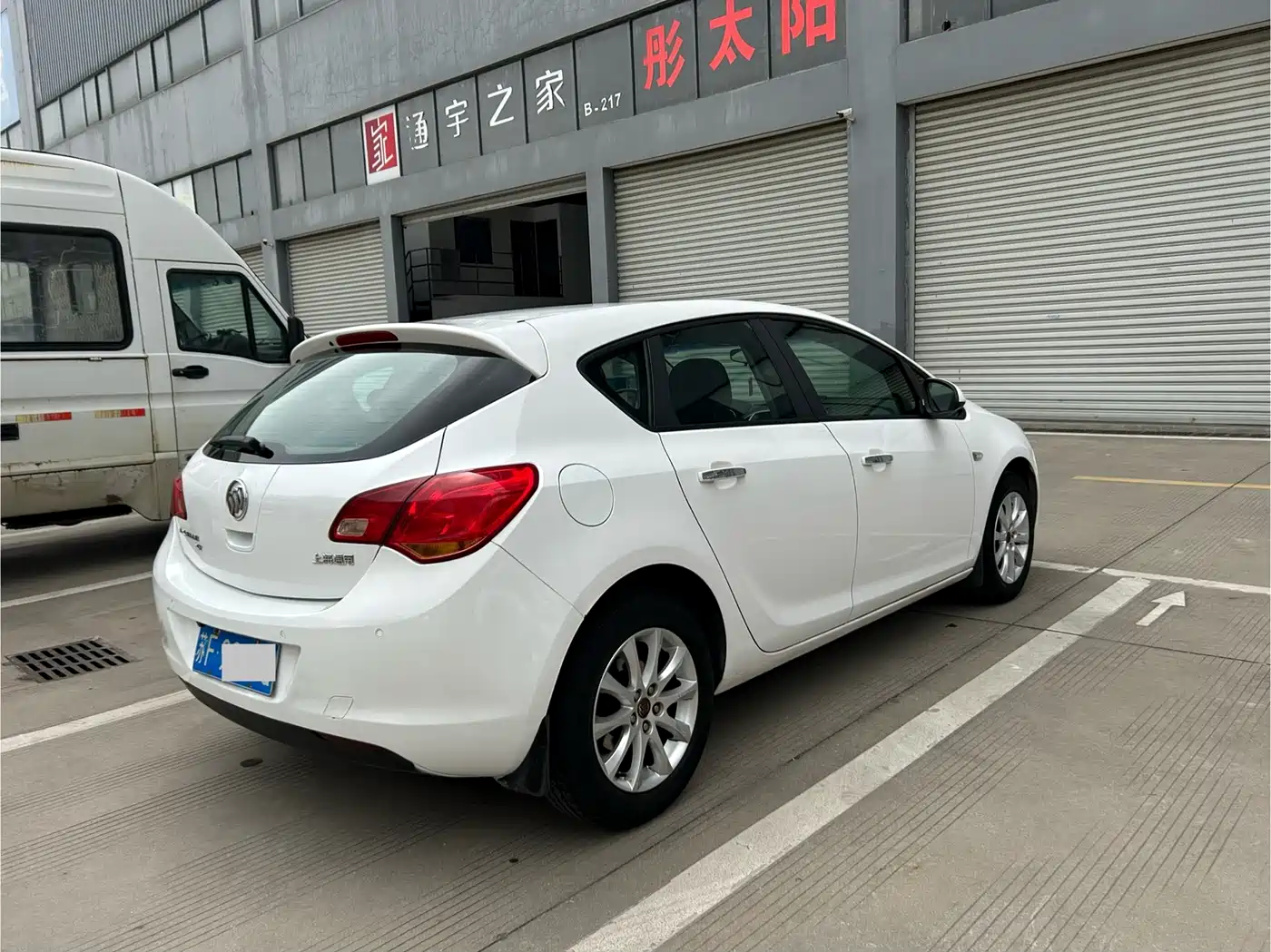 Buick Excelle 2013 Model XT 1.6L Automatic Fashion фото 6