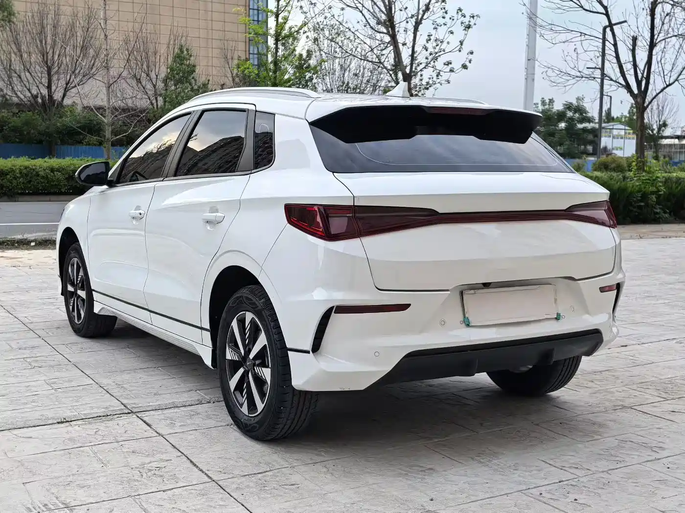 BYD e2 2023 Luxury Model фото 7