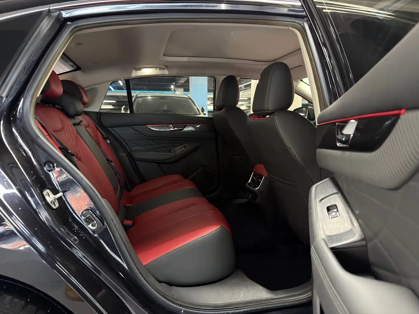 DONGFENG YI HYUN MAX