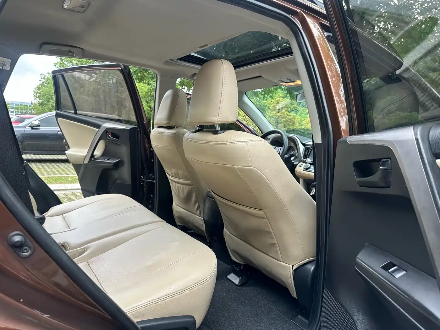 Toyota RAV4 Rongfang 2016 2.0L CVT 2WD Trend (China V) фото 9