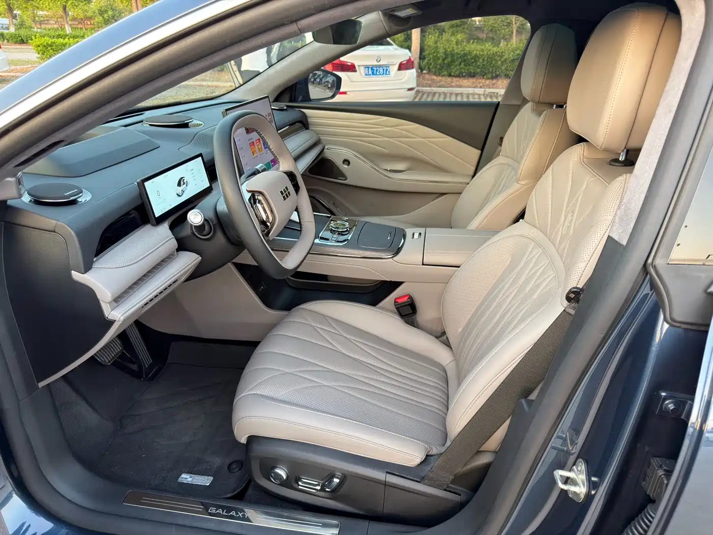 Geely Galaxy Galaxy Xingyao 8 2025 130km EM-P Starship Edition фото 9