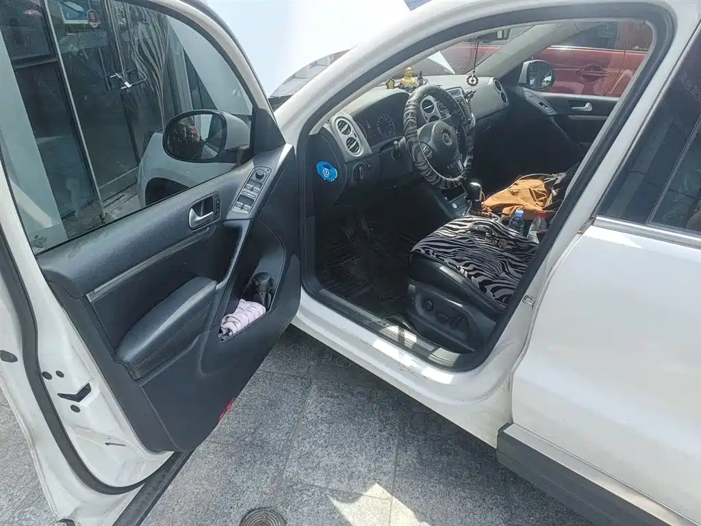 Volkswagen Tiguan 2015 1.8TSI Automatic 4WD Highline фото 13