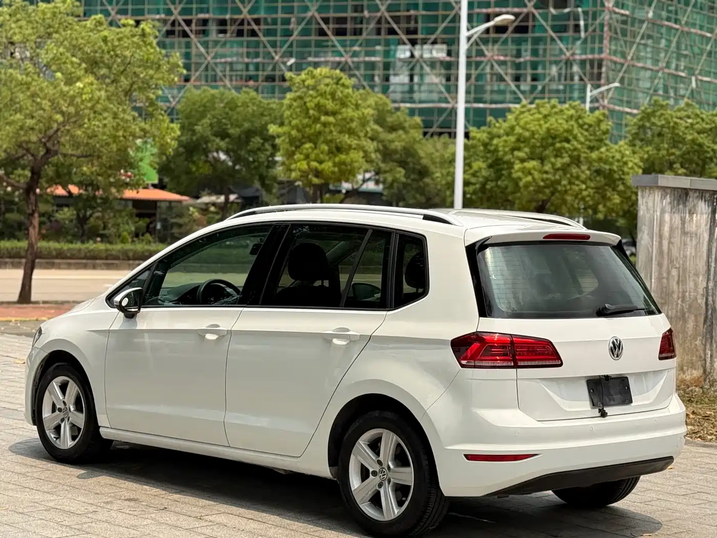 Volkswagen Golf Sportsvan 2016 1.6L Automatic Comfort фото 7