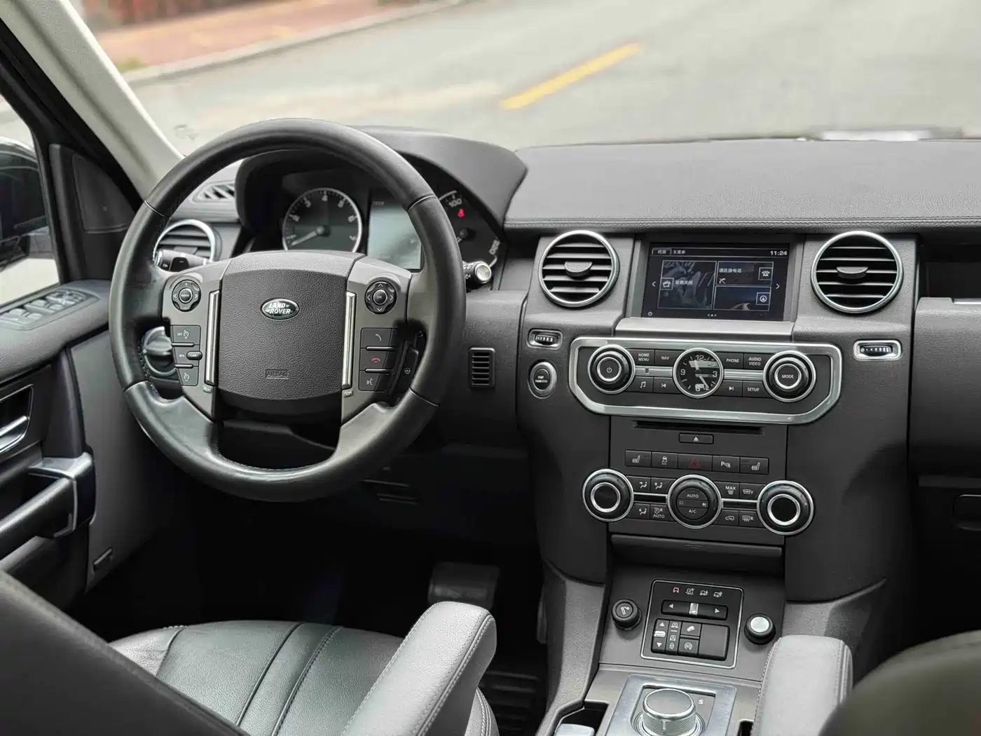 Land Rover Discovery 2016 3.0 SC V6 HSE фото 6