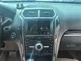 Photo 25 - Ford Explorer (Import)
