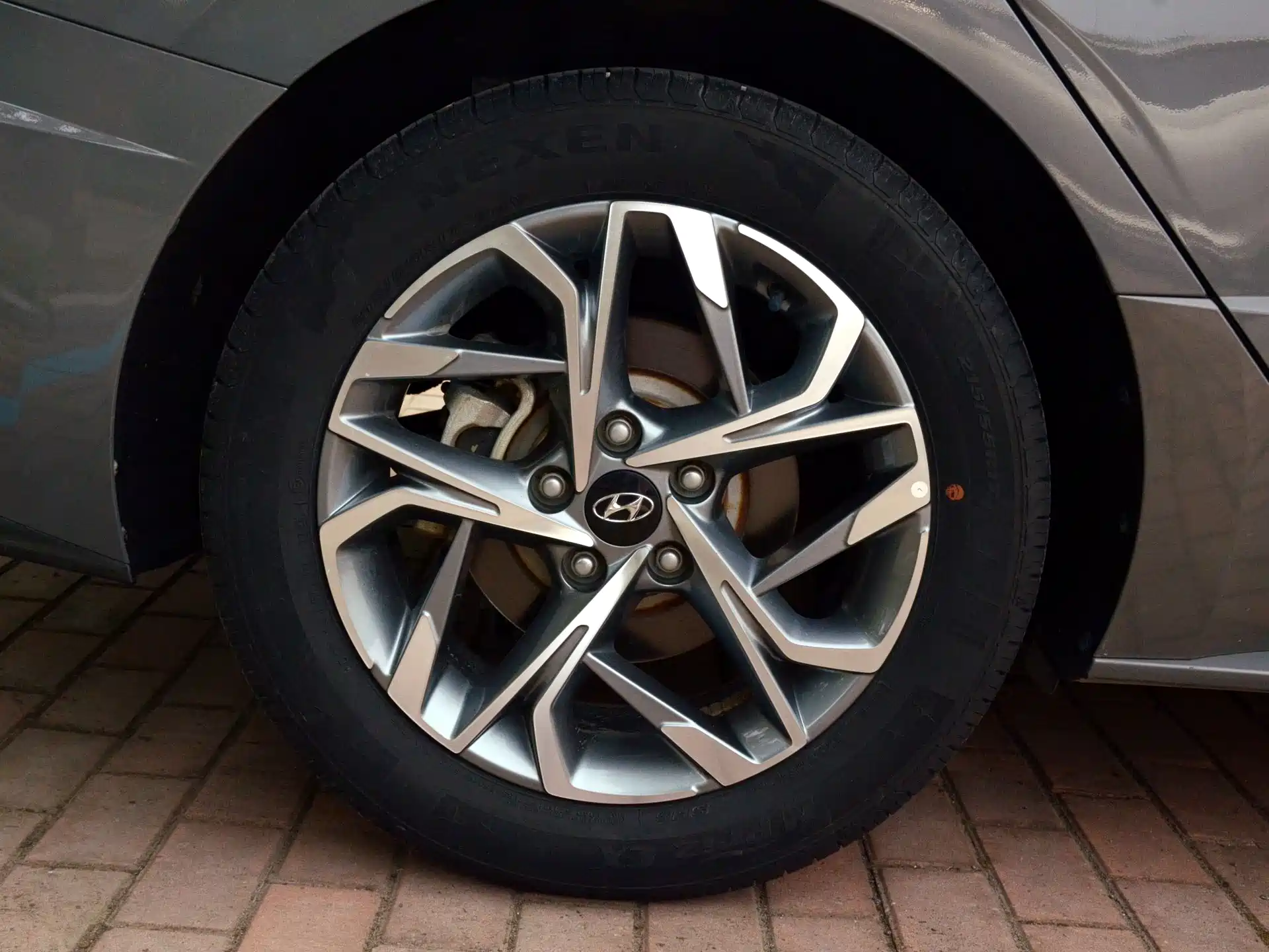 صورة 10 - Hyundai Sonata