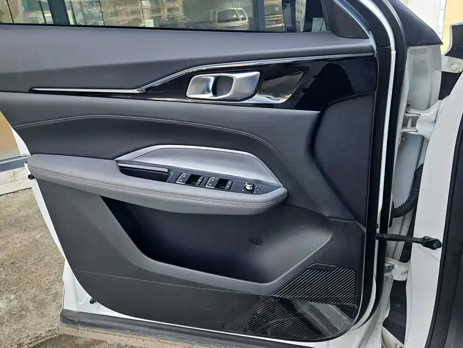 Changan Oshan Z6 2023 2023 Blue Whale 1.5T DCT Smart Leader