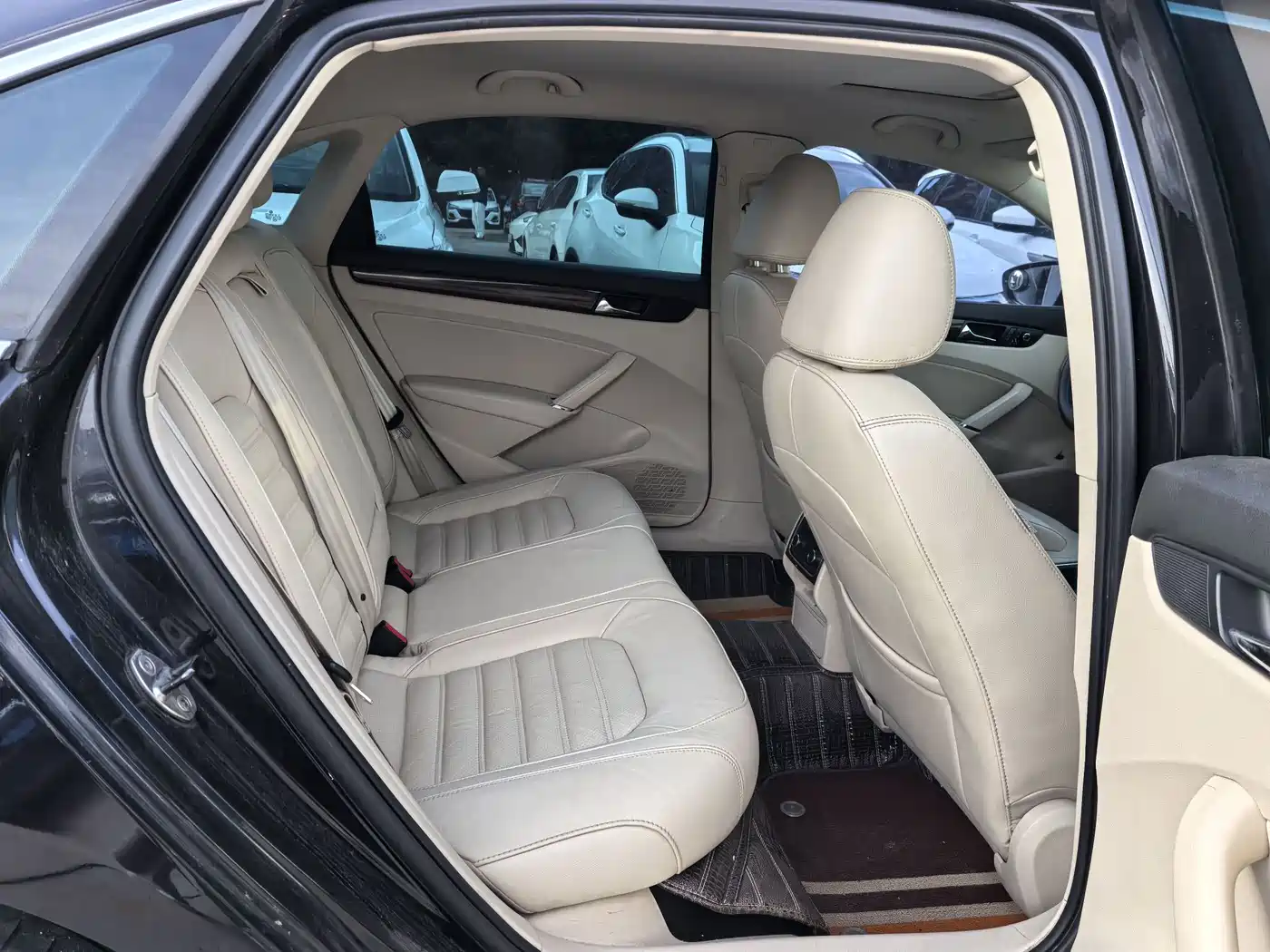 Photo 9 - Volkswagen Passat