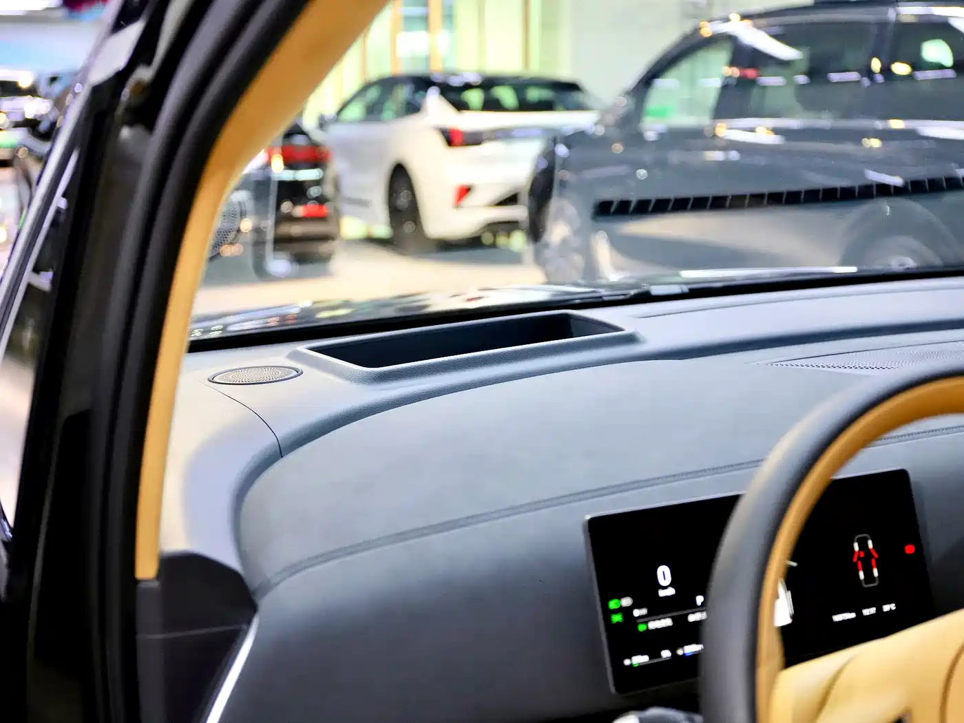 Voyah Auto Voyah Dreamer 2025 PHEV AWD Flagship Kunpeng Edition фото 17