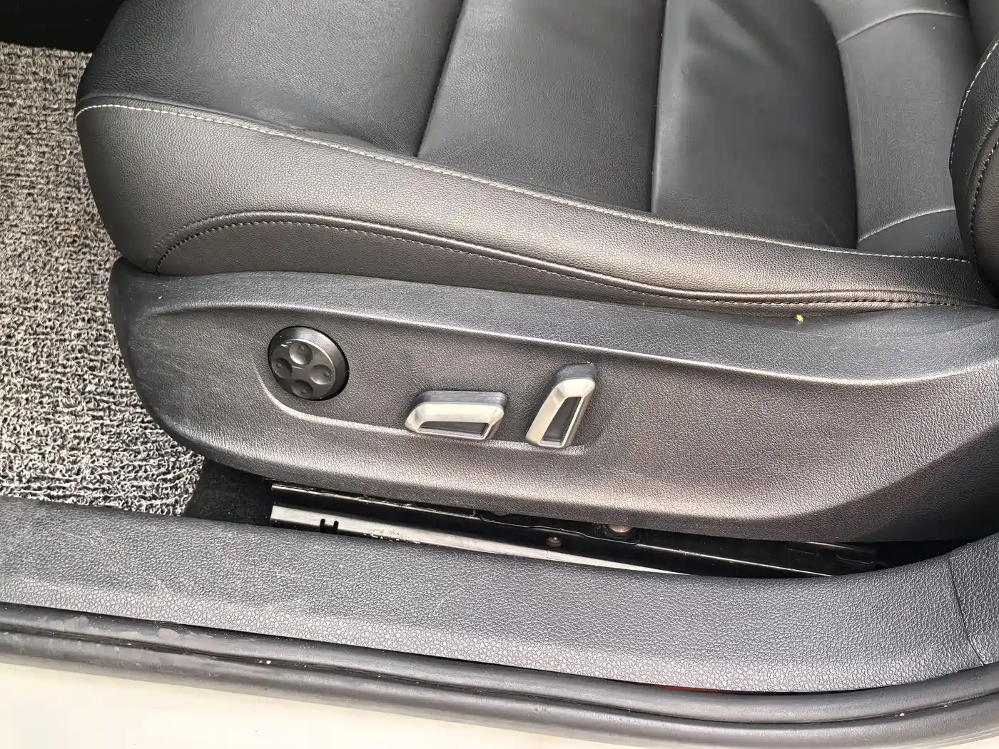 Volkswagen Sagitar 2017 230TSI Automatic Comfort фото 12