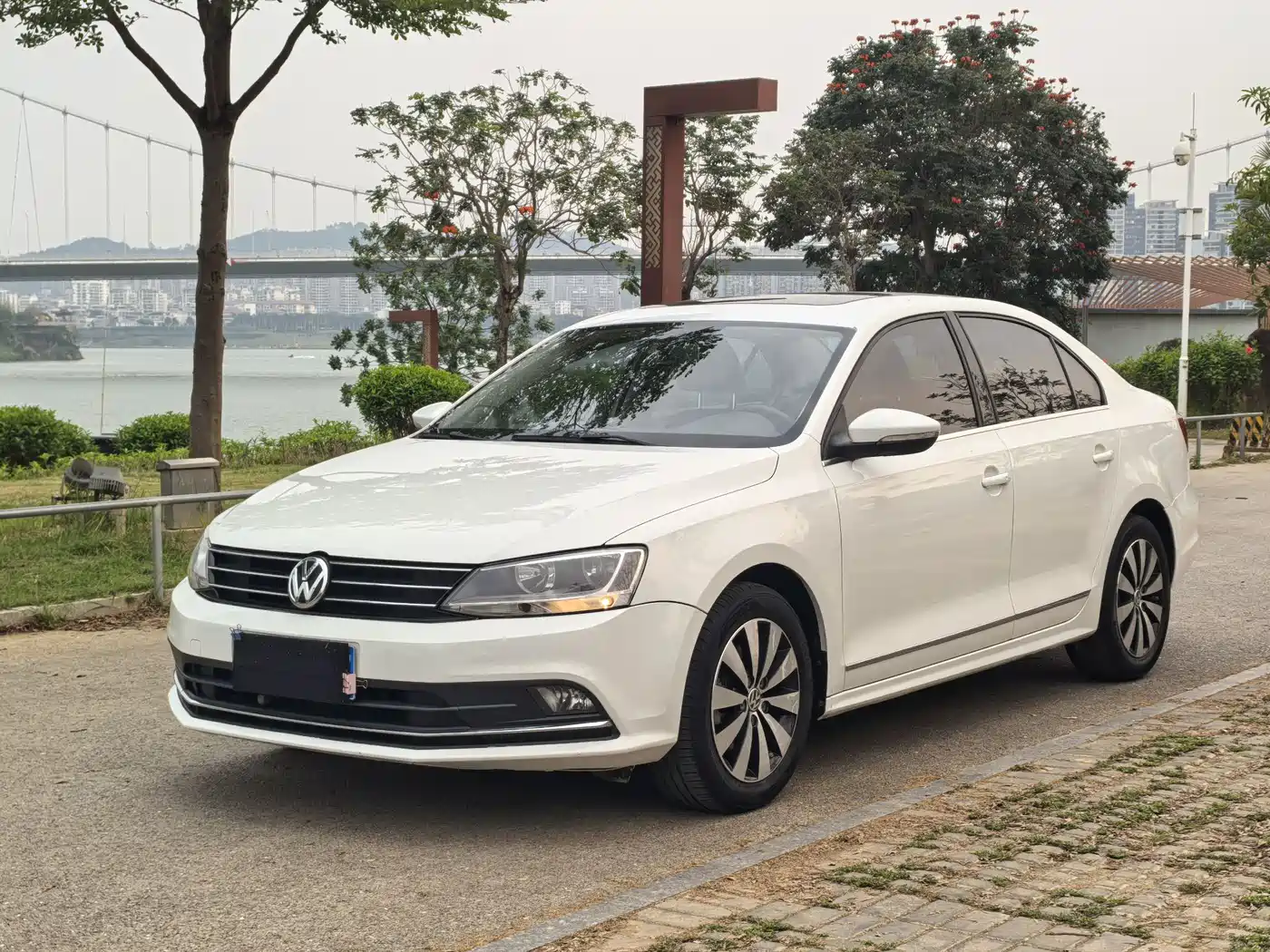 Volkswagen Sagitar 2017 230TSI Automatic Comfort