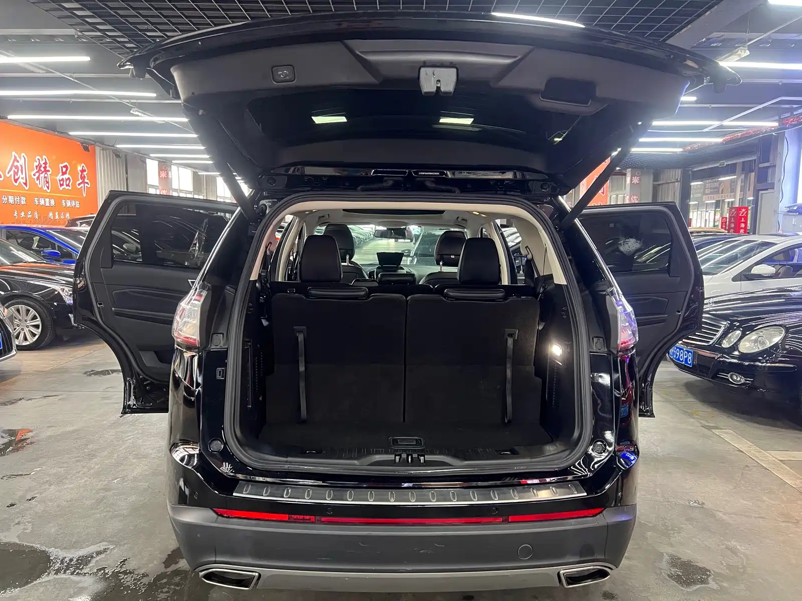 Фото 13 - Ford Edge