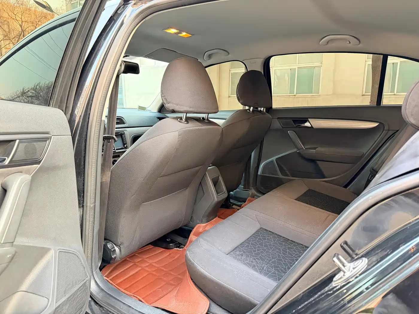 Volkswagen Lavida 2013 1.6L Automatic Trend Edition фото 8