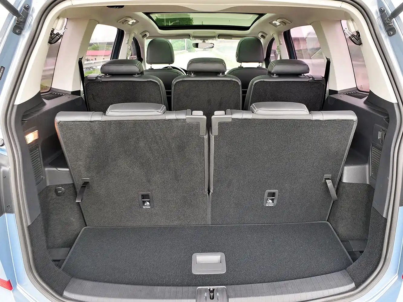 Volkswagen Touran 2018 Touran L 280TSI DSG Cross Edition 7-seater China VI фото 14