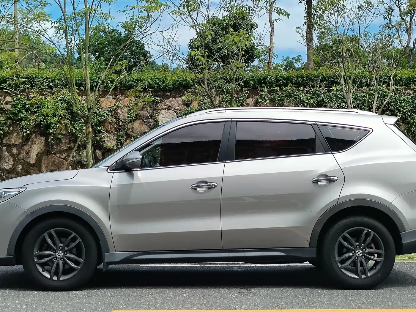 Dongfeng Fengguang Fengguang 580 2019 2020 1.5T CVT Luxury