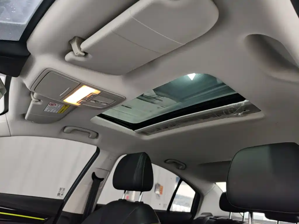 Photo 10 - Roewe i5