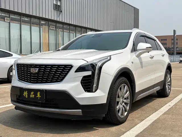 CADILLAC XT4