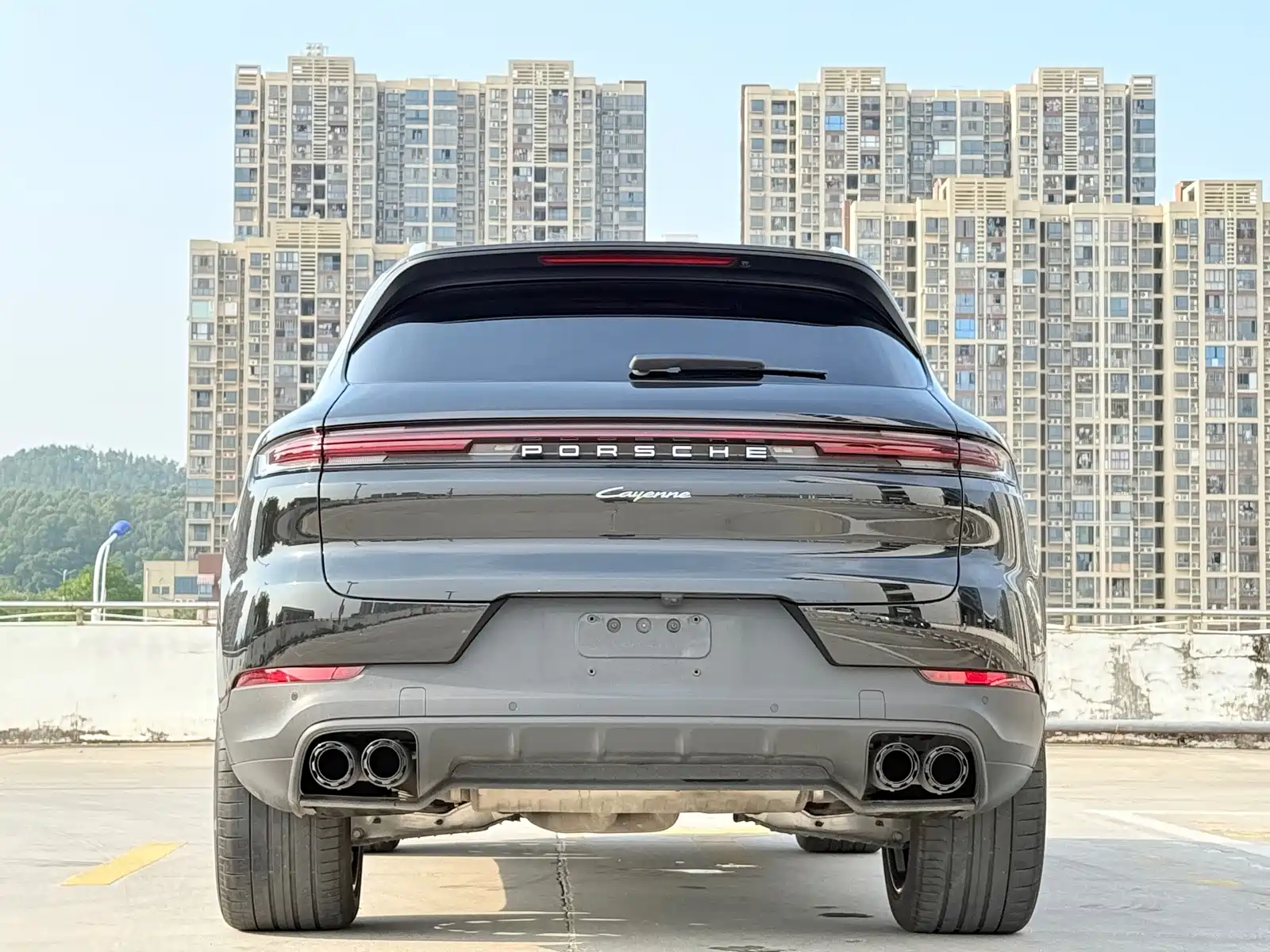 Photo 11 - Porsche Cayenne