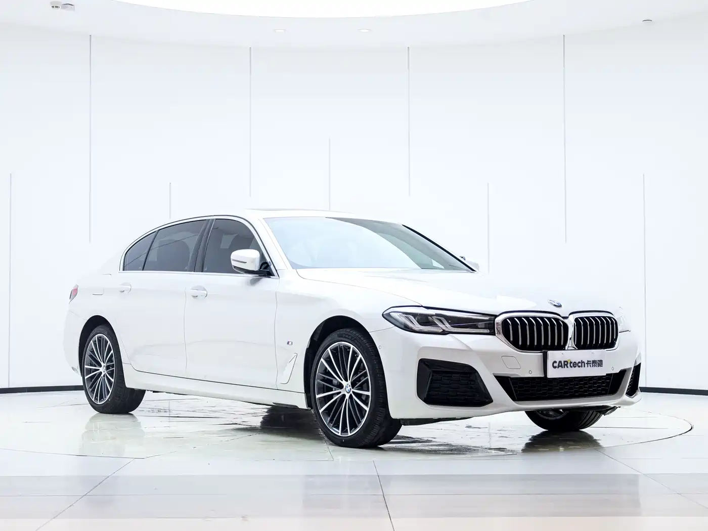 BMW 5 Series 2023 530Li Leading M Sport Package фото 2