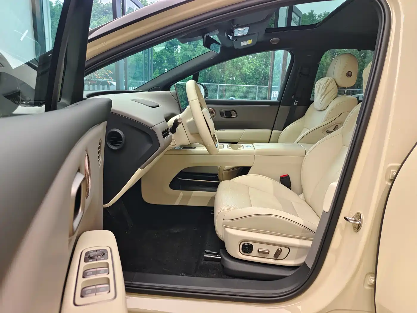Li Auto i6 2025 2025 2WD Base Model
