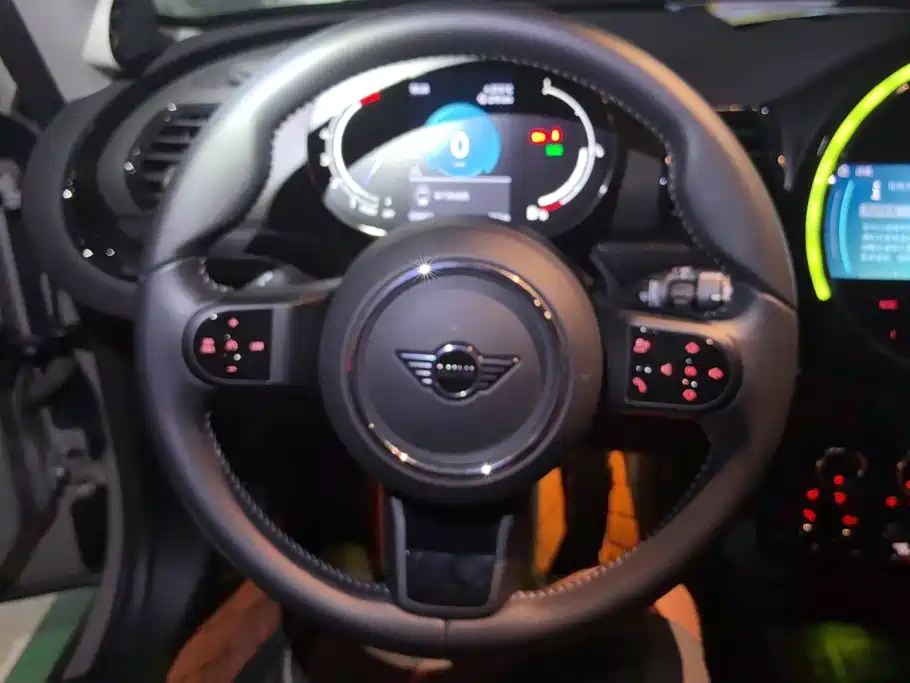 MINI CLUBMAN 2023 2023 Facelift 1.5T COOPER Connoisseur