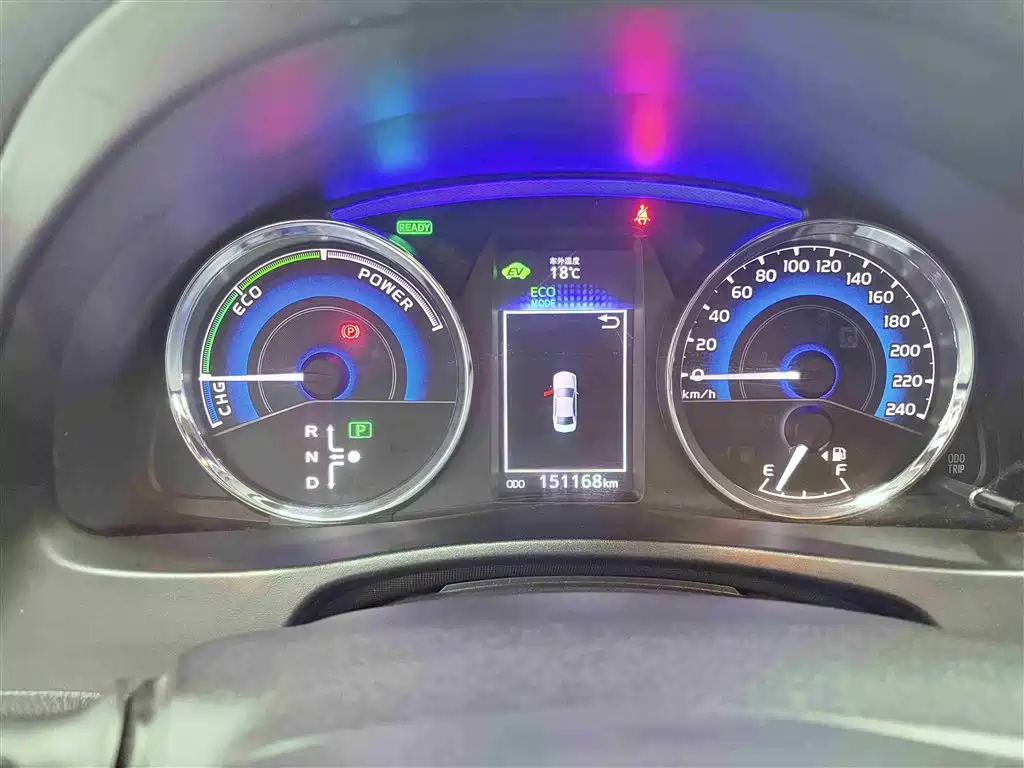Toyota Corolla 2017 Facelift Hybrid 1.8L E-CVT Leading Edition фото 16