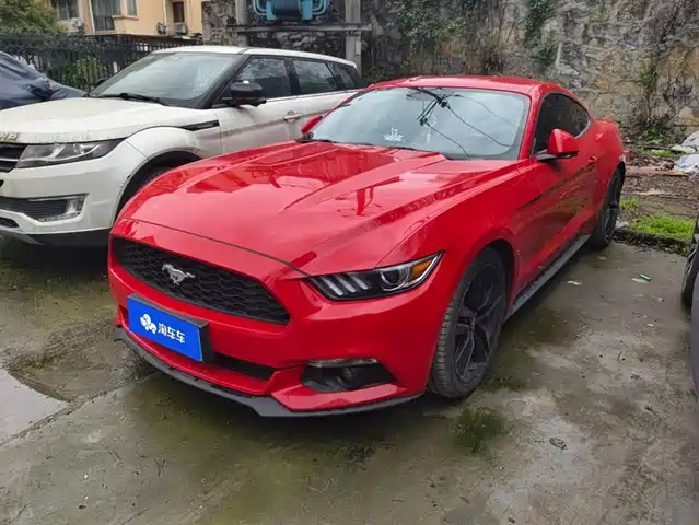 FORD MUSTANG
