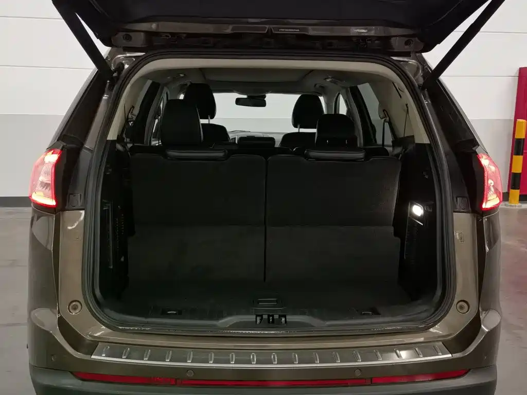 Photo 16 - Ford Edge