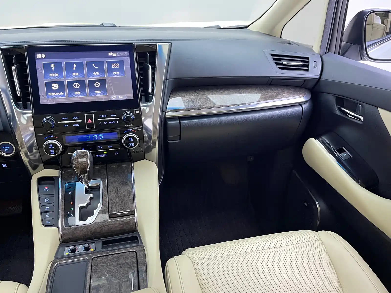 Фото 12 - Toyota Vellfire