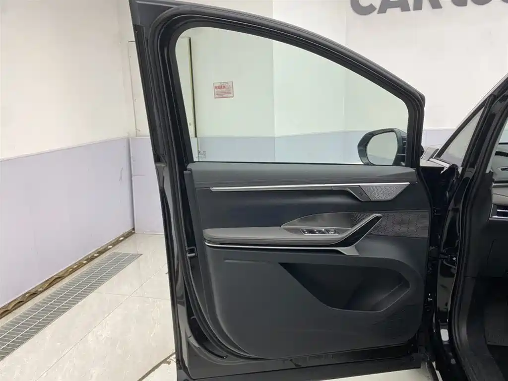 SAIC MAXUS EVERYONE 7