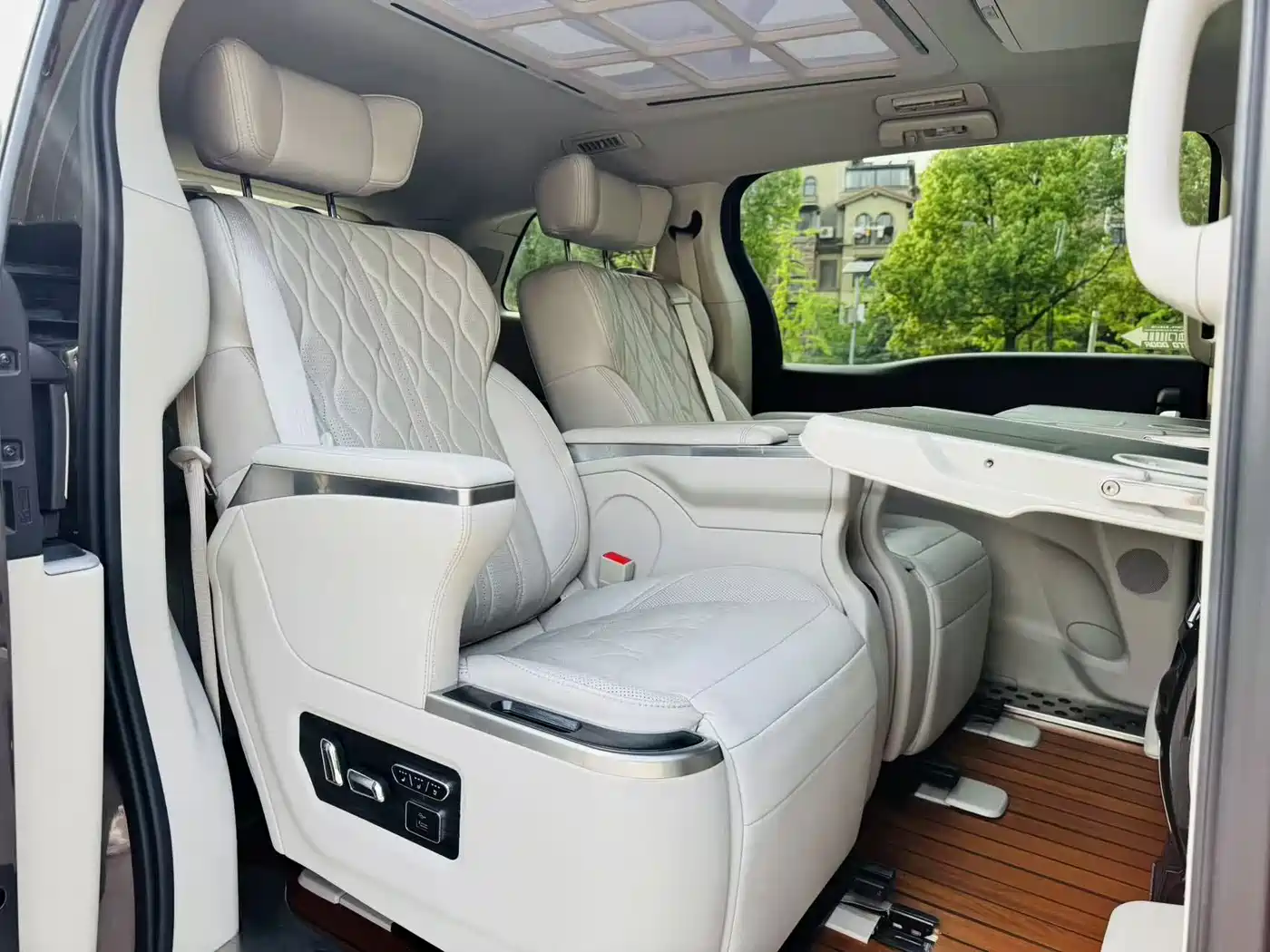 Buick GL8 2021 Land Business Class 652T Luxury фото 12