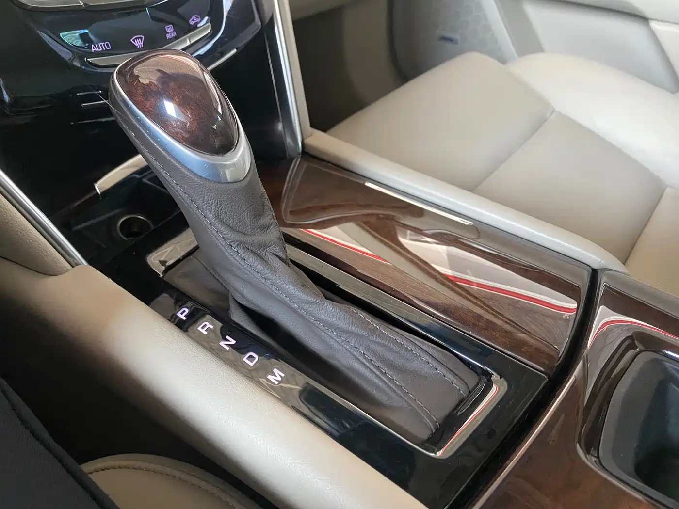 Cadillac XTS 2014 28T Elite фото 19