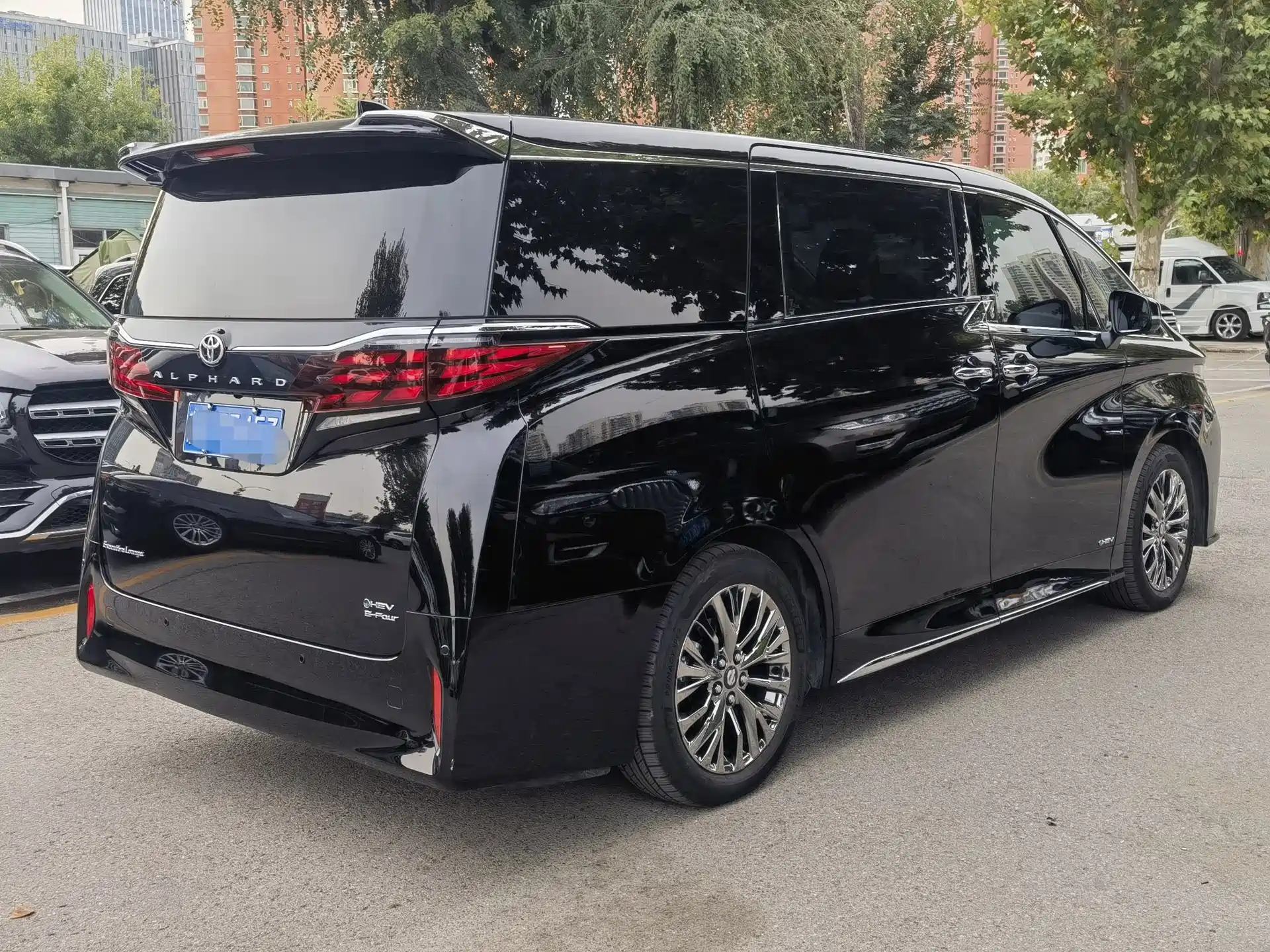 صورة 18 - Toyota Alphard