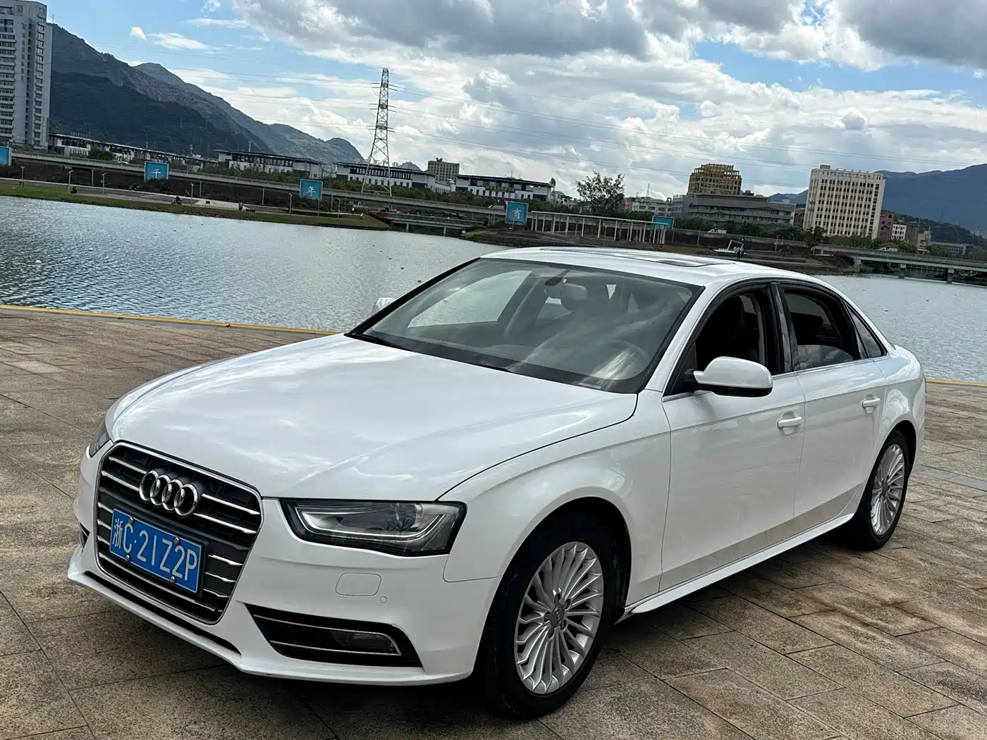 Audi A4L 2015 35 TFSI Auto Comfort