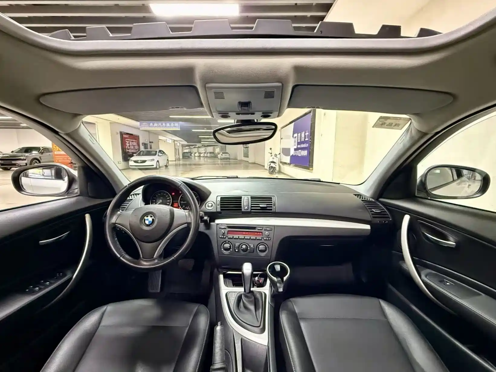 Photo 4 - BMW 1 Series (Import)