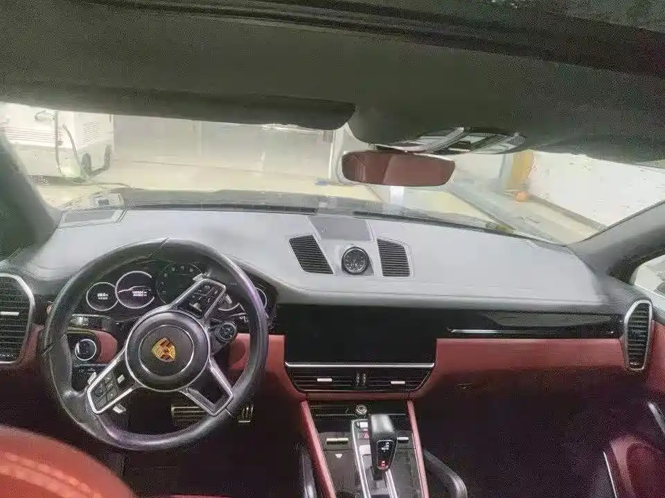 Photo 7 - Porsche Cayenne