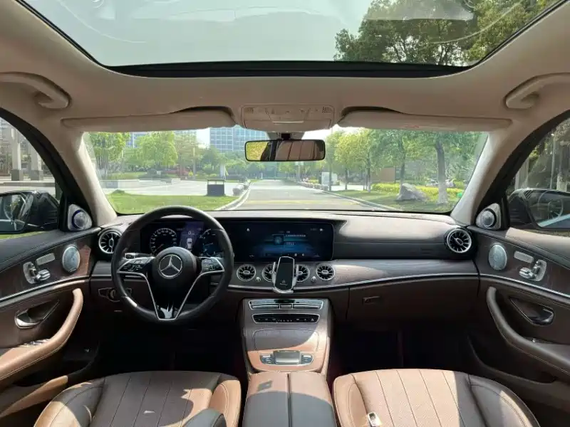 Mercedes-Benz E-Class 2021 E 300 L Luxury фото 5