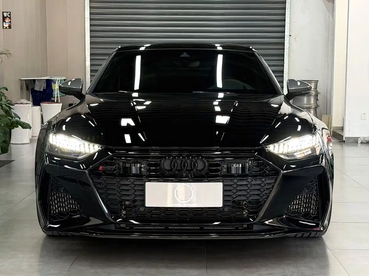 Photo 2 - Audi RS 7
