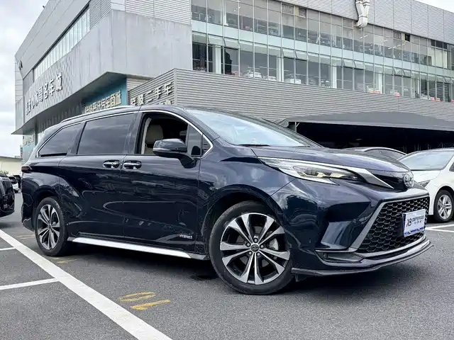 Toyota Granvia 2023 2.5L Hybrid Prestige PLUS Edition — фото 4