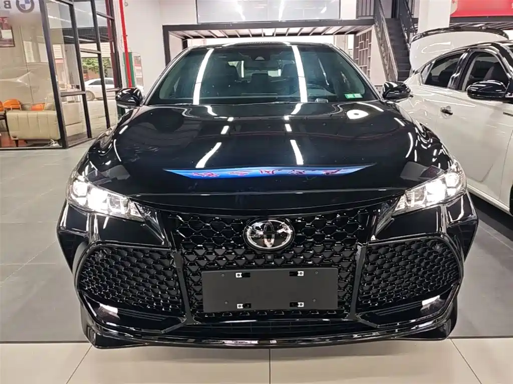 Toyota Avalon 2022 2.0L XLE Premium фото 3