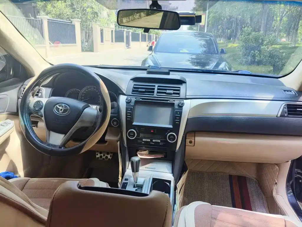 Photo 12 - Toyota Camry