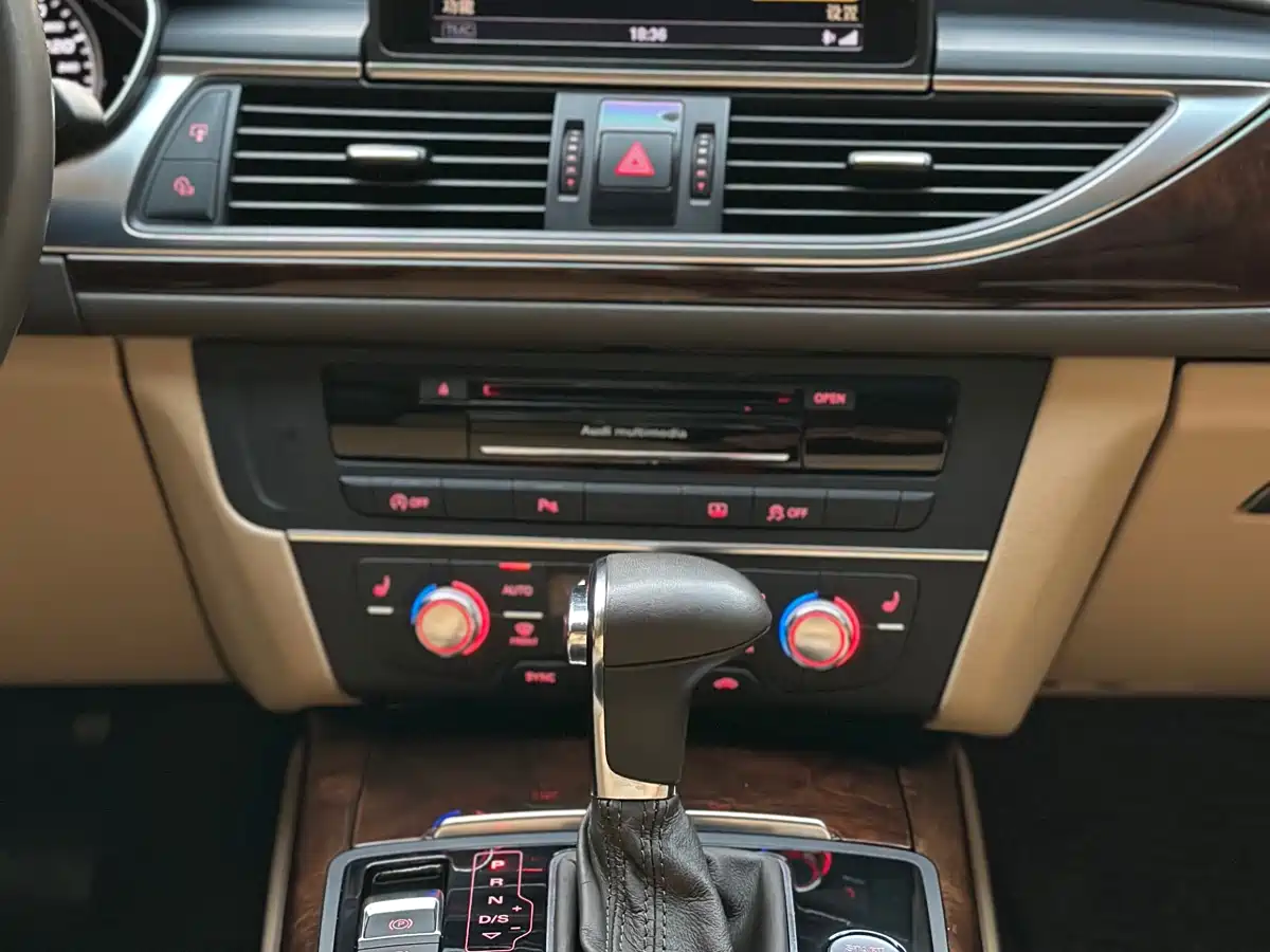 Audi A6L 2012 30 FSI Comfort фото 18