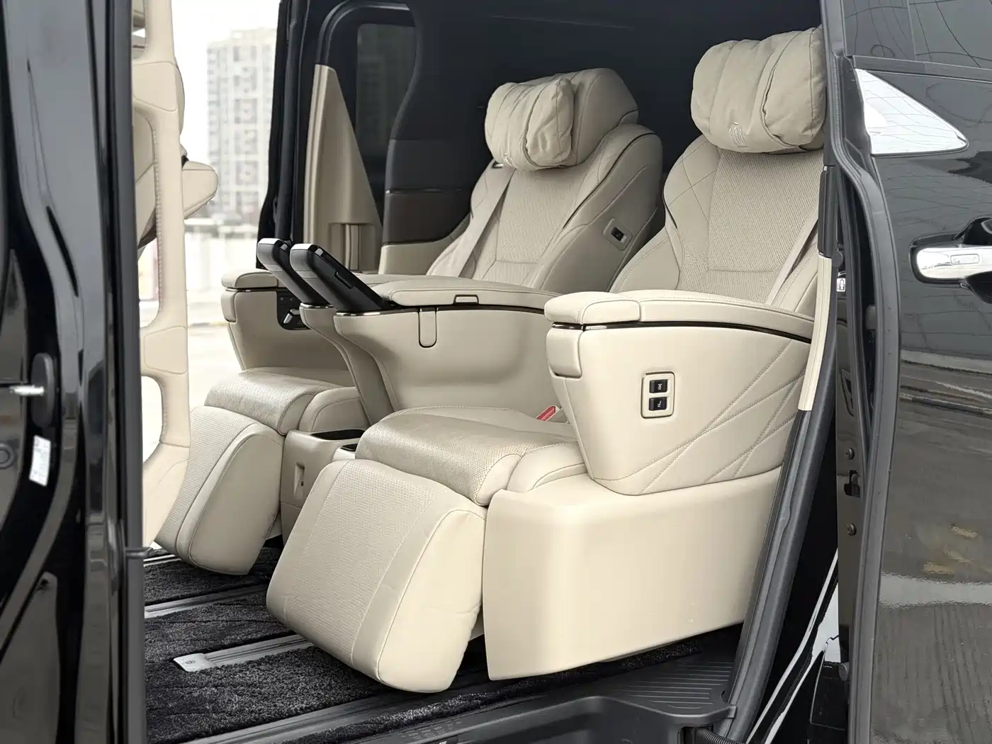 Toyota Vellfire 2024 2024 Crown Hybrid 2.5L Executive Premium Edition