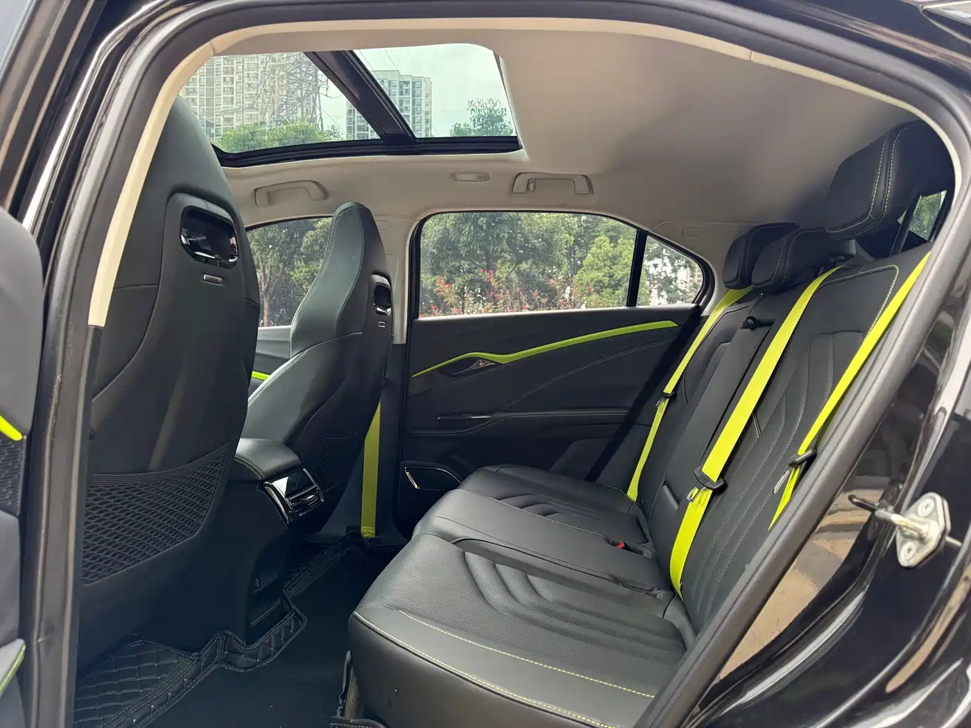 NEZHA AUTOMOBILE NEZHA U