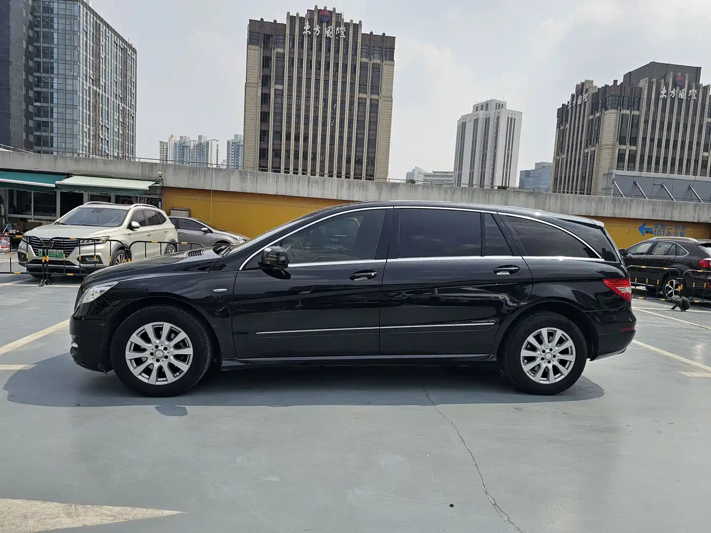 Mercedes-Benz R-Class 2017 R 320 4MATIC Business Collector's Edition фото 8