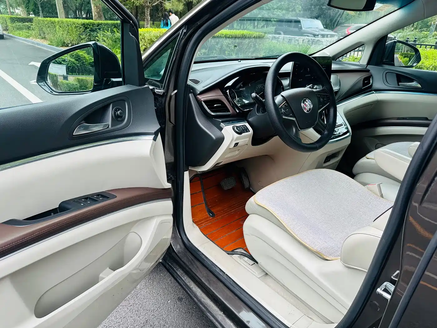 Buick GL8 2020 Model Land Business Class 652T Luxury фото 8