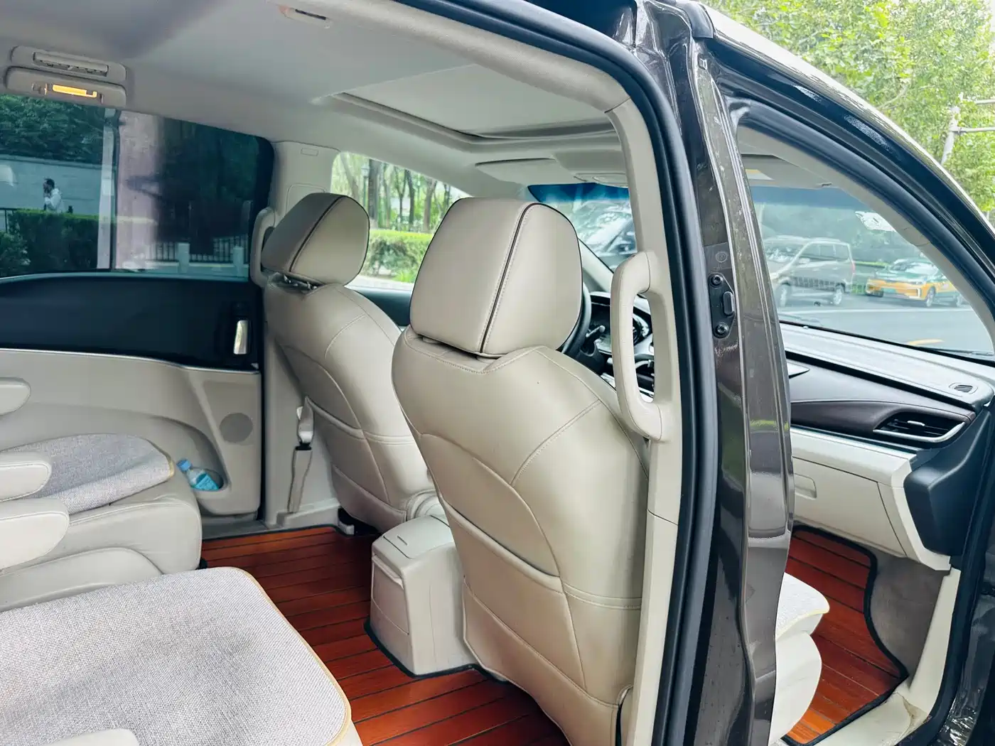 Buick GL8 2020 Model Land Business Class 652T Luxury фото 25