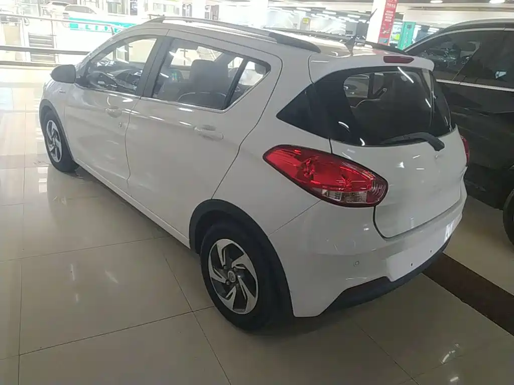 Baojun 310 2018 2017 1.5L Auto Luxury