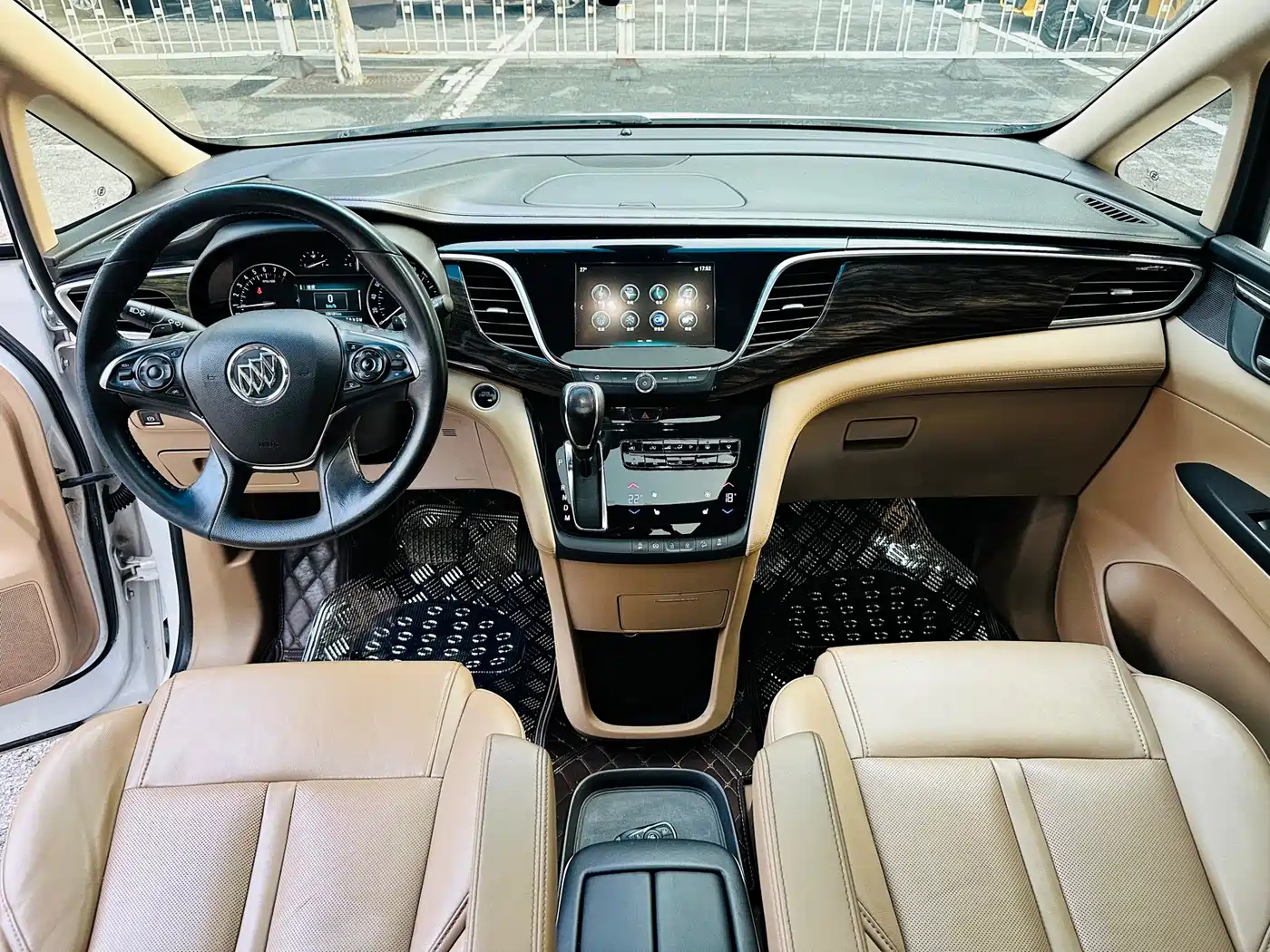 Фото 15 - Buick GL8