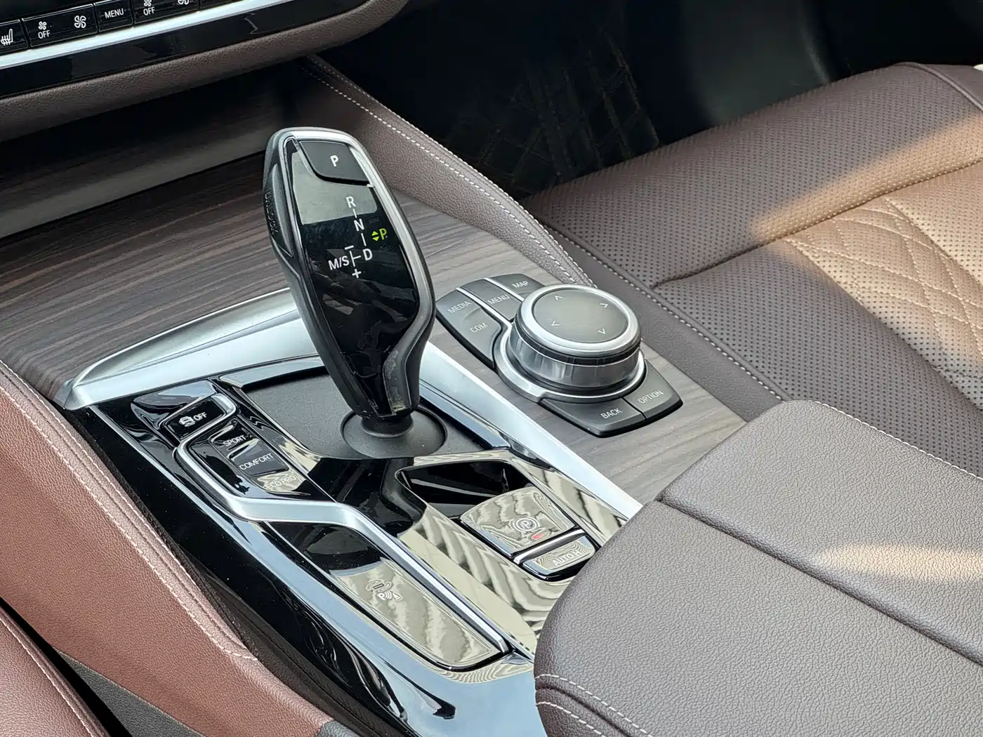 BMW 5 Series 2022 Facelift 530Li Leading M Sport Package фото 21